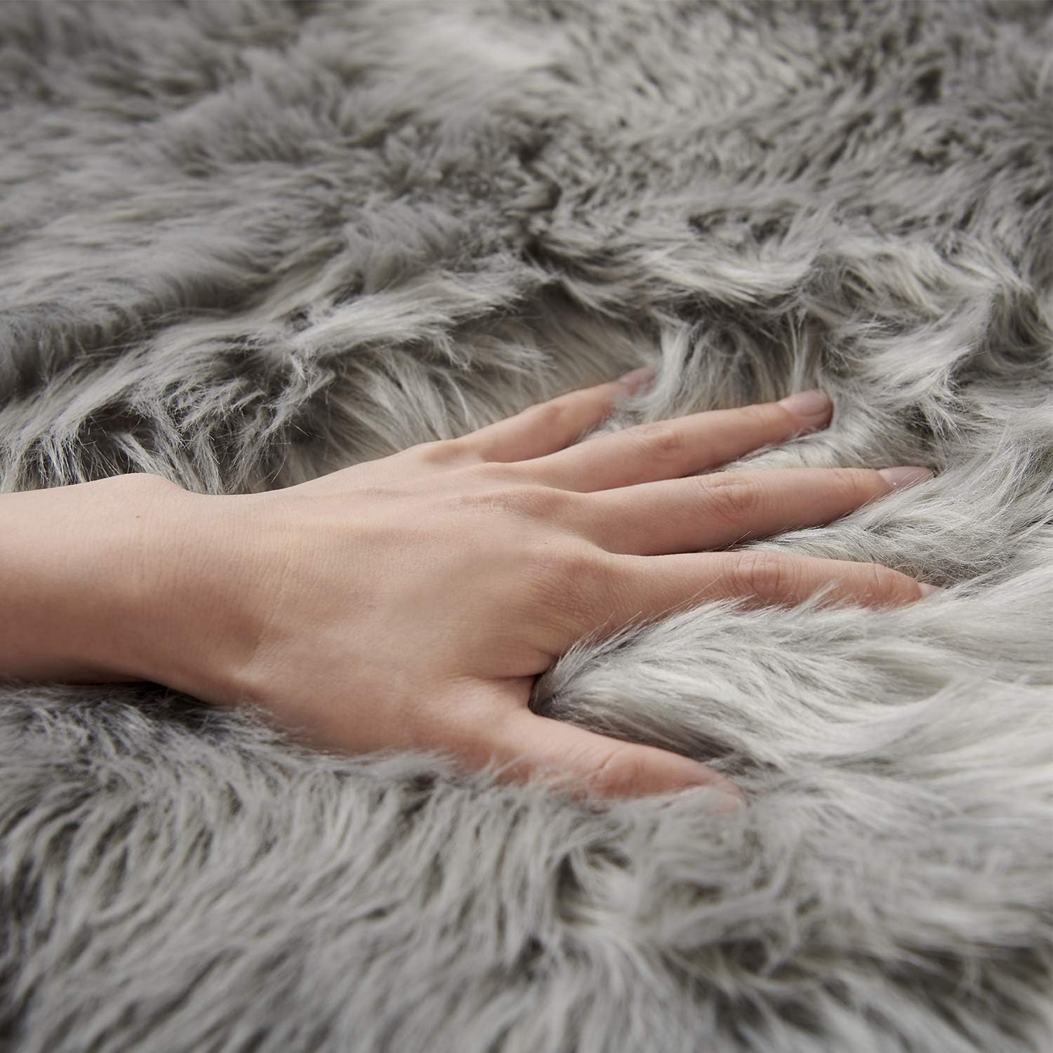 SERISSA Faux Sheepskin Shaggy Area Rug, 3'x5' Ultra-Soft Fluffy Floor Carpet for Bedroom, Living Room & Home Decor – Luxurious Grey Furry Accent Rug