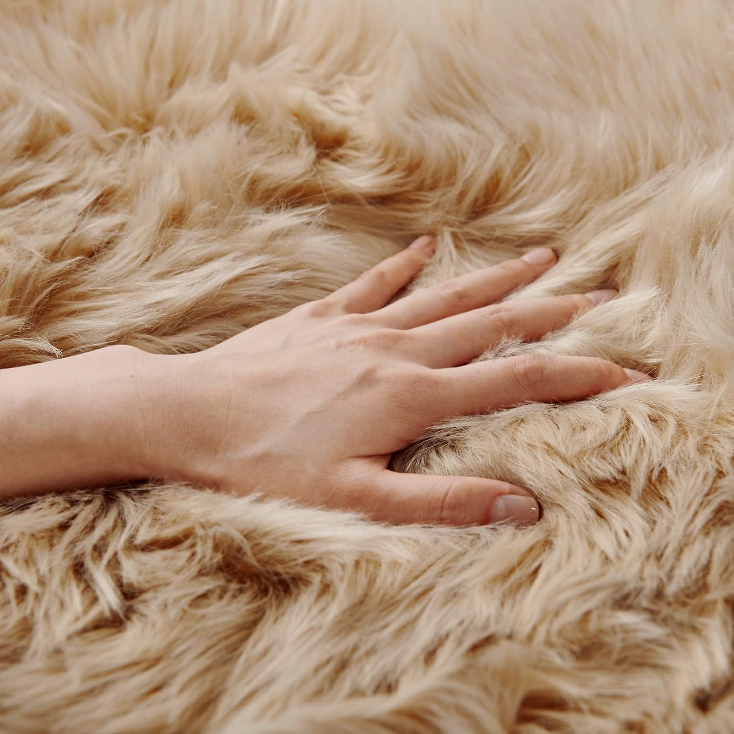 SERISSA Faux Sheepskin Shaggy Area Rug, 8'x10' Large Ultra-Soft Fluffy Floor Carpet for Living Room, Bedroom & Nursery – Luxurious Beige Furry Decor