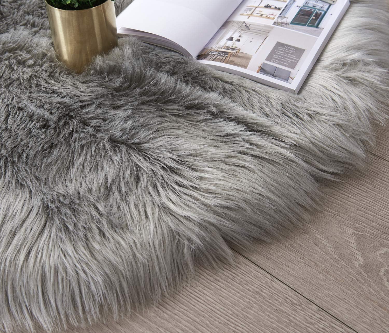 SERISSA Faux Sheepskin Shaggy Round Area Rug, 3' Circular Ultra-Soft Fluffy Floor Carpet for Bedroom, Kids Room & Nursery – Luxurious Light Grey Furry Decor