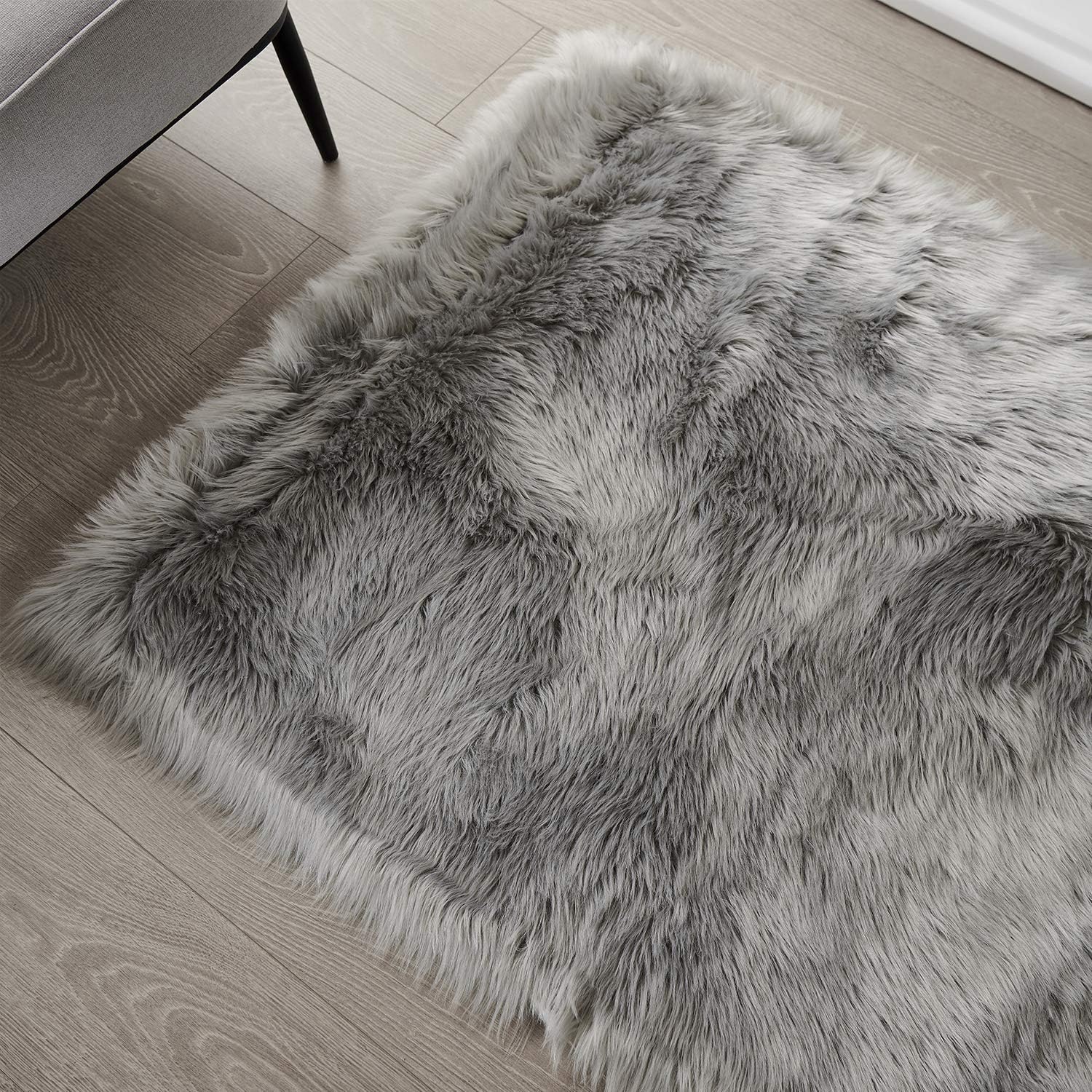 SERISSA Faux Sheepskin Shaggy Area Rug, 3'x5' Ultra-Soft Fluffy Floor Carpet for Bedroom, Living Room & Home Decor – Luxurious Grey Furry Accent Rug