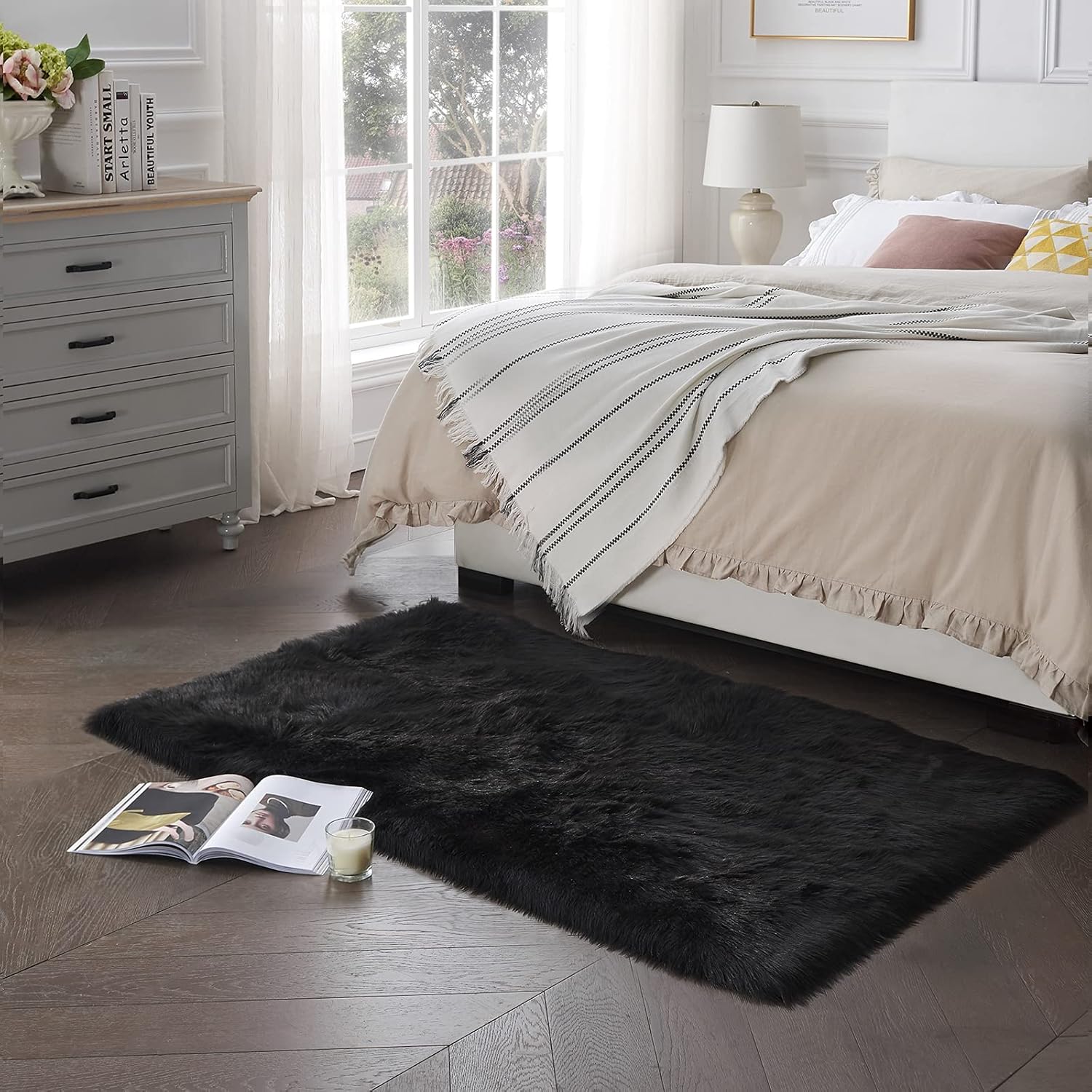 SERISSA Ultra Soft Faux Fur Area Rug Black Fluffy Rug Plush Chair Cover Seat Pad Fuzzy Carpet Furry Beside Rugs for Bedroom Floor Sofa Living Room 2x4 Feet (Rectangular,Black)