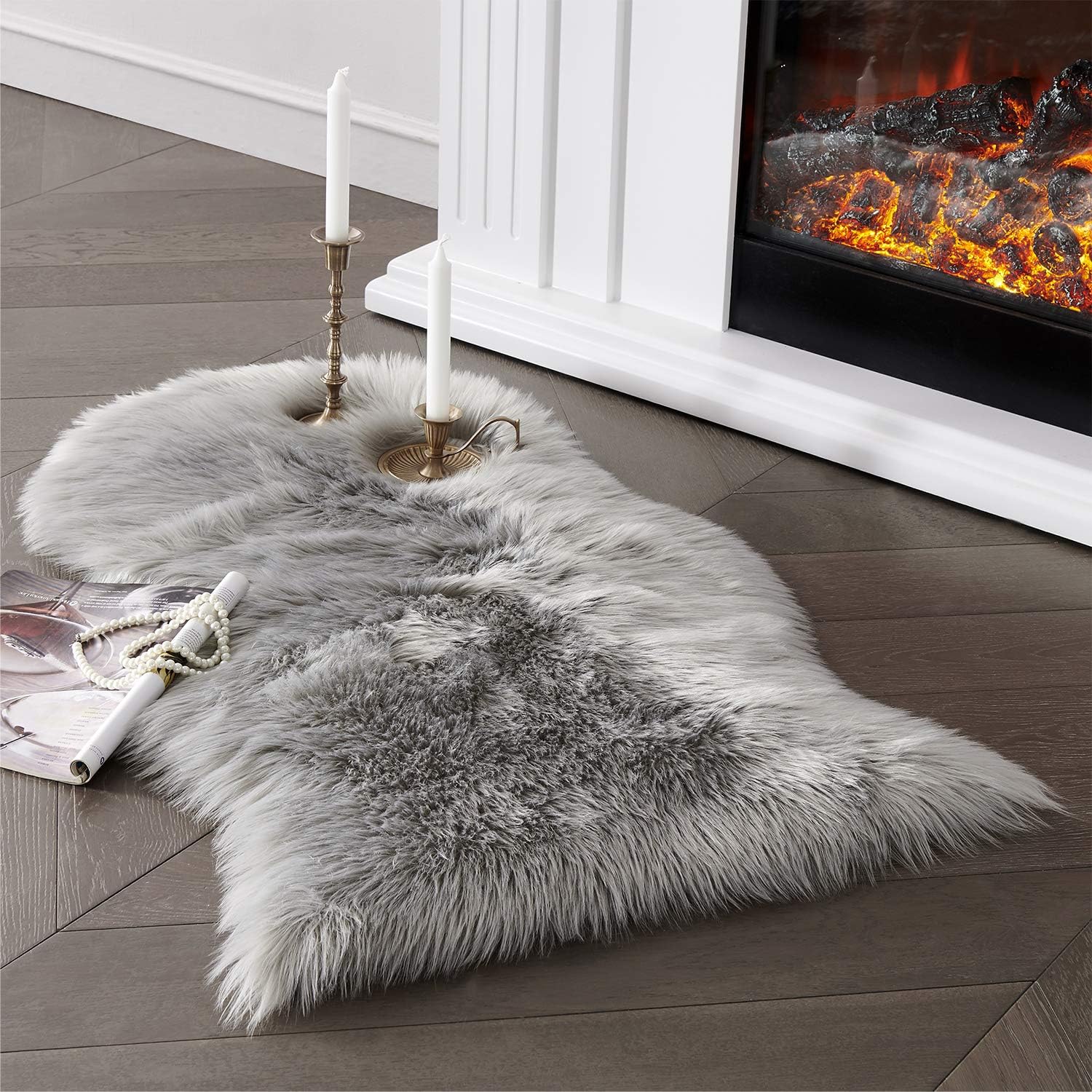 SERISSA Faux Sheepskin Shaggy Area Rug, 2'x3' Luxurious White Furry Accent Rug & Seat Pad for Bedroom, Living Room, Sofa Decor & Chair Cover