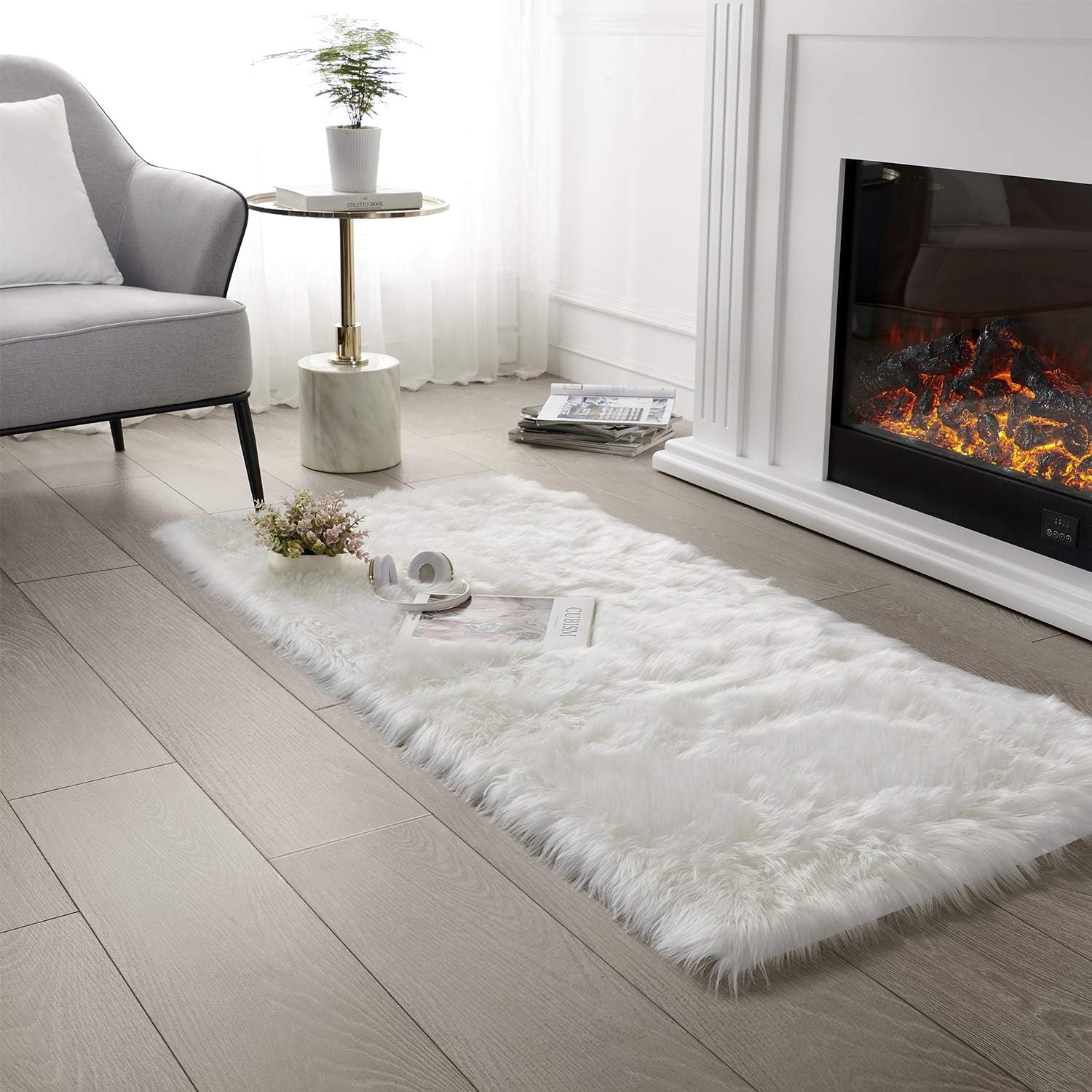 SERISSA Ultra Soft Faux Fur Area Rug Black Fluffy Rug Plush Chair Cover Seat Pad Fuzzy Carpet Furry Beside Rugs for Bedroom Floor Sofa Living Room 2x4 Feet (Rectangular,Black)